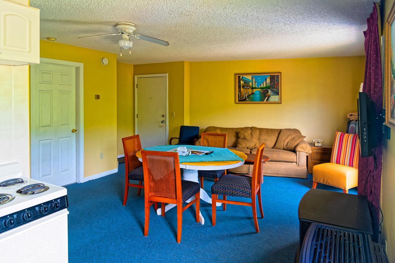 Parker'S Motel Lincoln Bagian luar foto